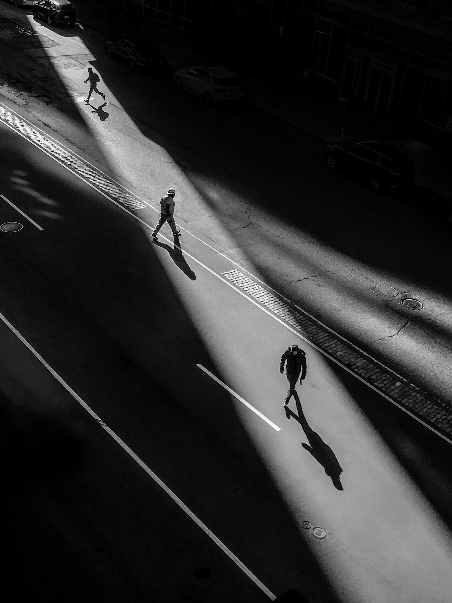 jeff larason stuart street boston streetphotography iphone7 usa katukuva kolme miestä